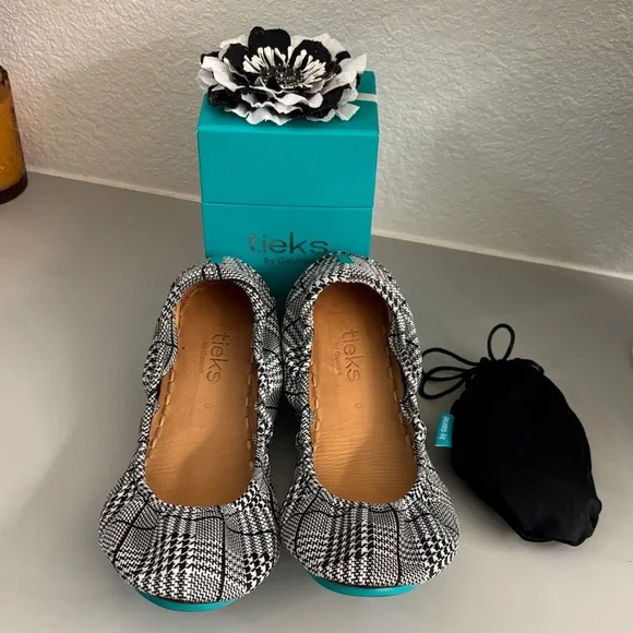 Tieks Seafield Check Ballet Flats - 9 - Picture 1 of 7